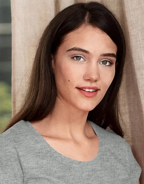 T-shirt med smal passform för damer med rund halsringning - Djupare rund halsringning