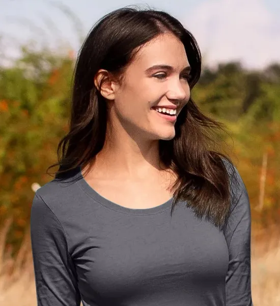 T-shirt för kvinnor med långa ärmar - Djupare rund halsringning