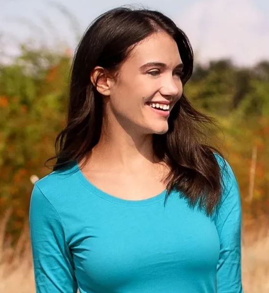 T-shirt för kvinnor med långa ärmar - Djupare rund halsringning