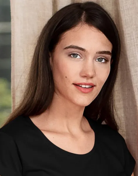 T-shirt med smal passform för damer med rund halsringning - Djupare rund halsringning