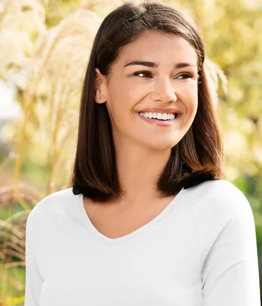 T-shirt med t-shirt för damer, V-ringning - Djup V-ringning