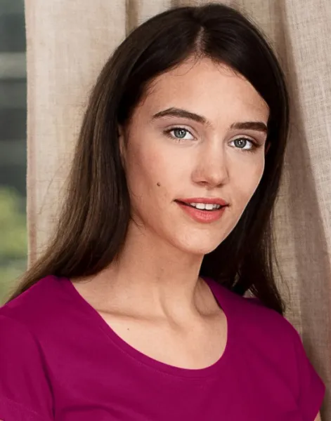 T-shirt med smal passform för damer med rund halsringning - Djupare rund halsringning