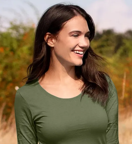 T-shirt för kvinnor med långa ärmar - Djupare rund halsringning