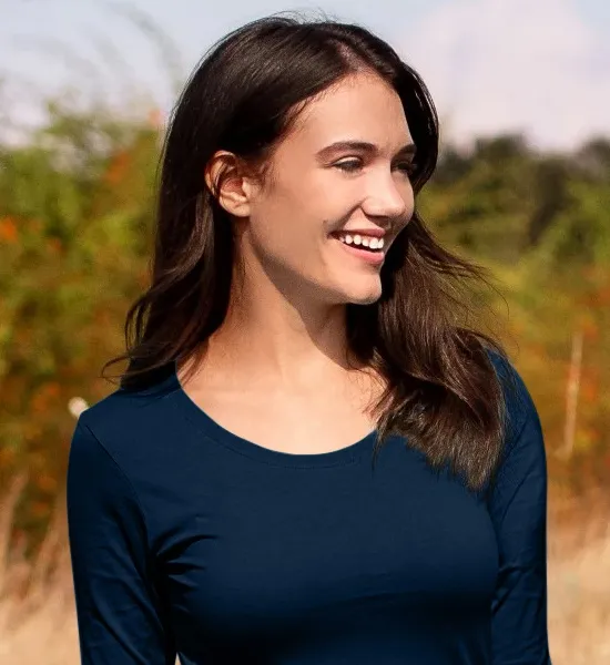 T-shirt för kvinnor med långa ärmar - Djupare rund halsringning