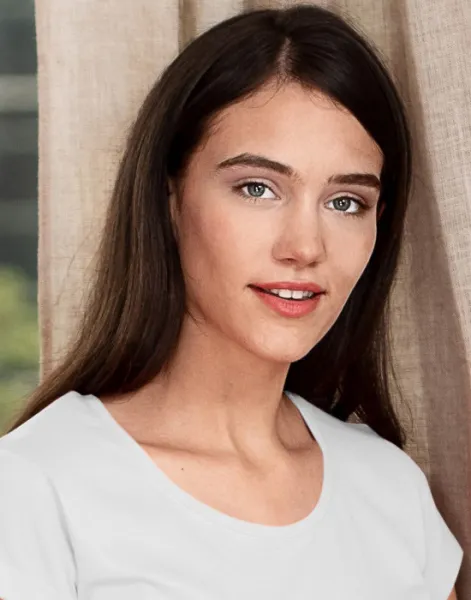 T-shirt med smal passform för damer med rund halsringning - Djupare rund halsringning